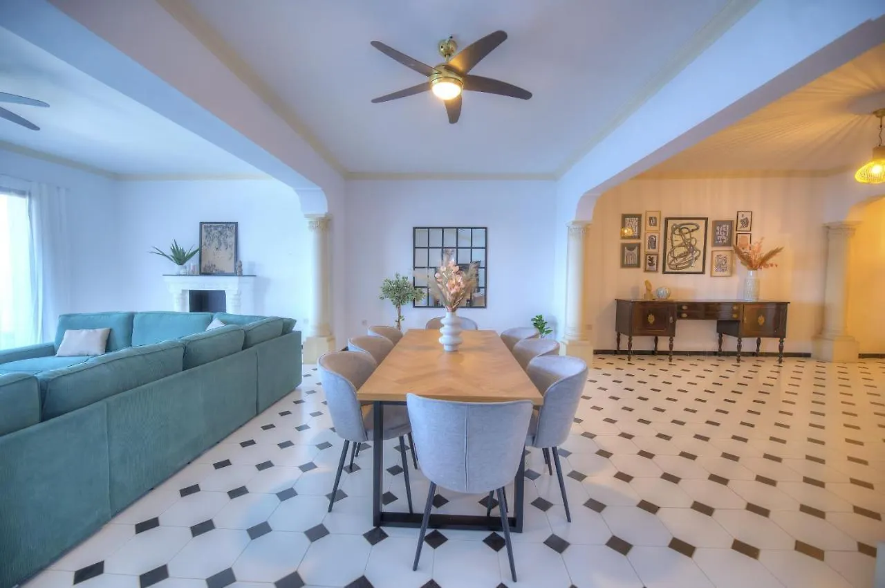Beautifully Furnished Seafront 4 Bedrooms Goslm-4 Sliema Apartment