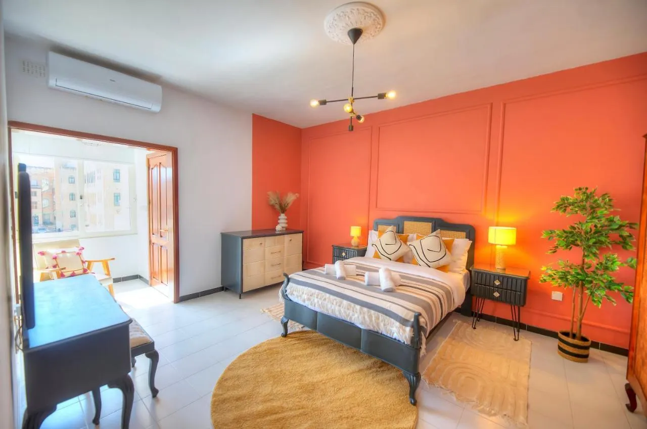 Beautifully Furnished Seafront 4 Bedrooms Goslm-4 Sliema 0*,