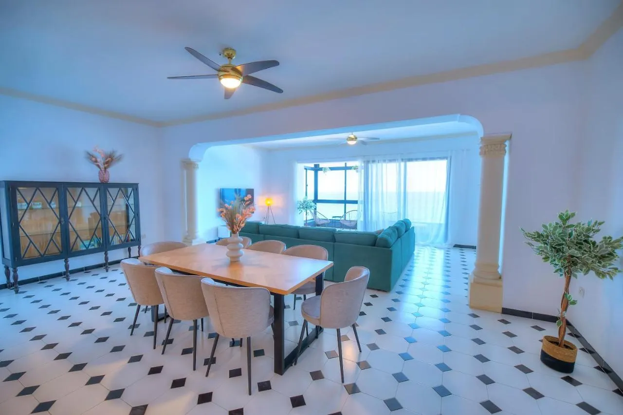 Beautifully Furnished Seafront 4 Bedrooms Goslm-4 Sliema 0*,  Malta