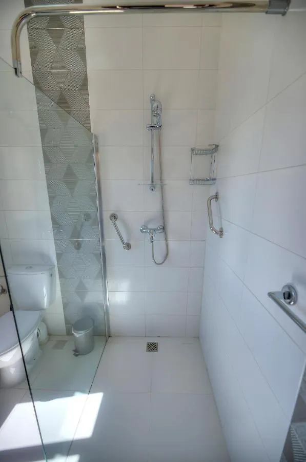 Beautifully Furnished Seafront 4 Bedrooms Goslm-4 Sliema