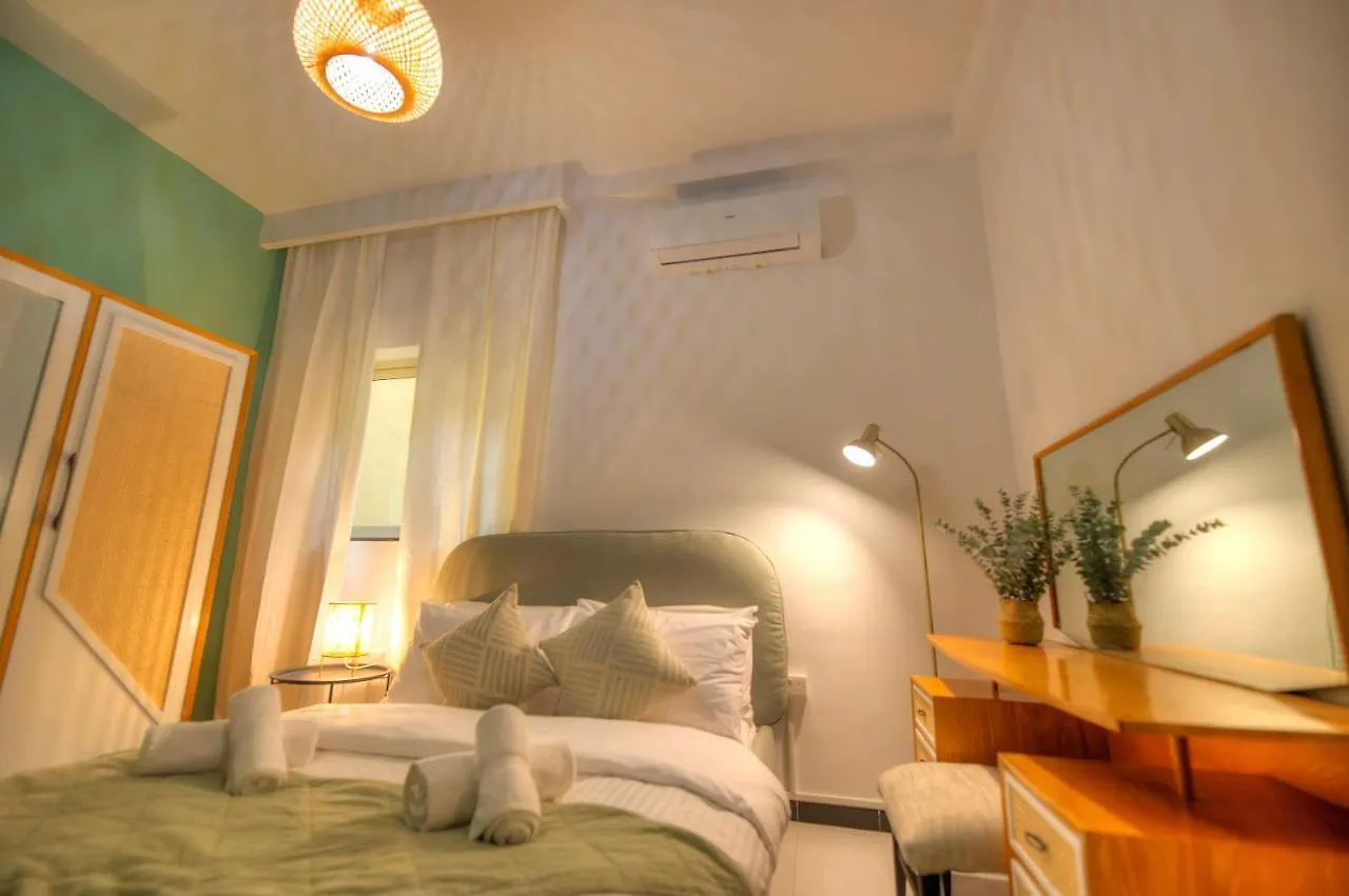 Beautifully Furnished Seafront 4 Bedrooms Goslm-4 Sliema 0*,