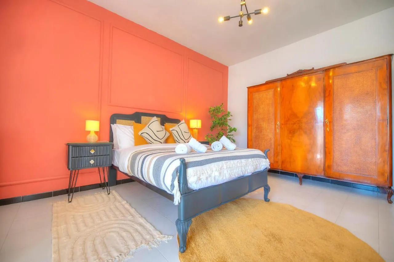 Beautifully Furnished Seafront 4 Bedrooms Goslm-4 Sliema Apartment