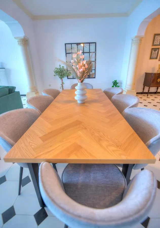 Apartment Beautifully Furnished Seafront 4 Bedrooms Goslm-4 Sliema