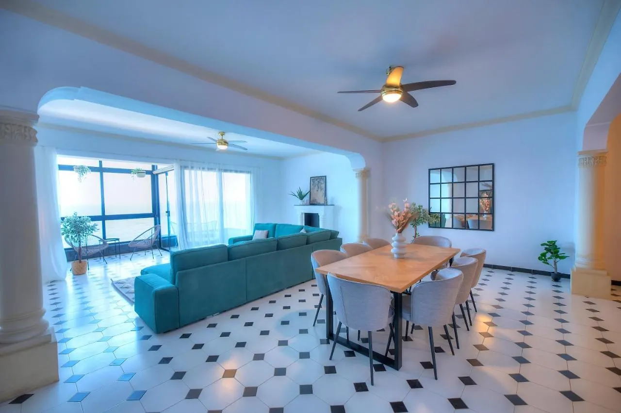 Beautifully Furnished Seafront 4 Bedrooms Goslm-4 Sliema 0*,  Malta