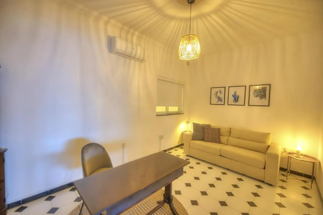 Beautifully Furnished Seafront 4 Bedrooms Goslm-4 Sliema
