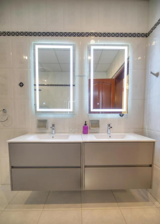 Beautifully Furnished Seafront 4 Bedrooms Goslm-4 Sliema Apartment