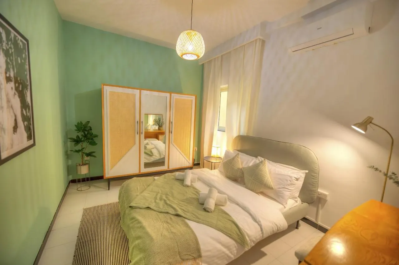 Apartment Beautifully Furnished Seafront 4 Bedrooms Goslm-4 Sliema Malta